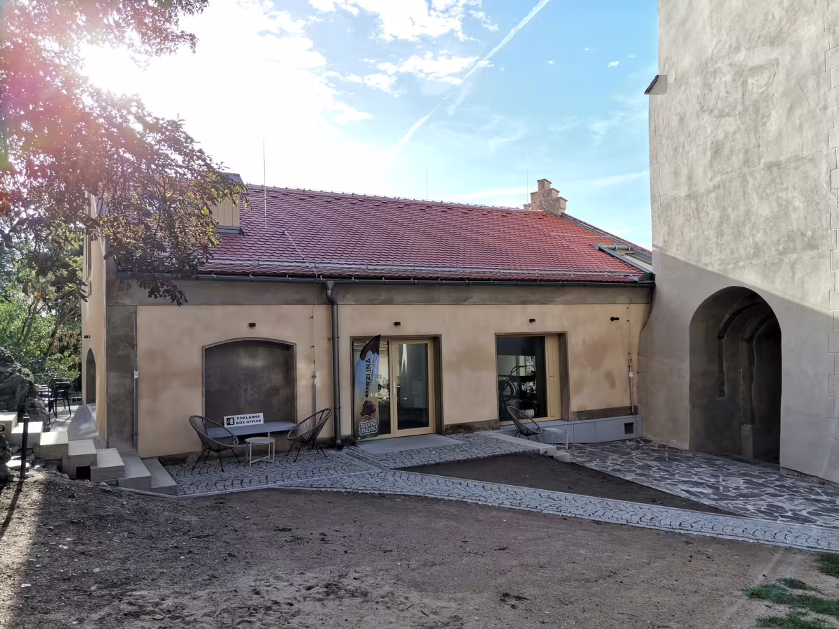 POKLADNA HRADU JE V NÁVŠTĚVNICKÉM CENTRU